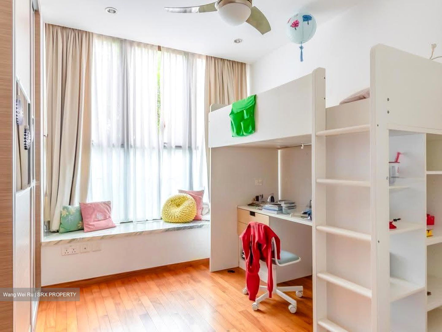 Holland Link (D10), Terrace #623659751
